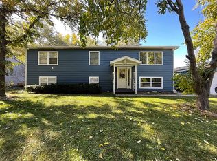 5219 S Elm St, McHenry, IL 60051