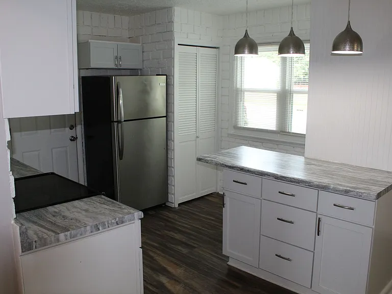 104 N Grant St — Photo 2