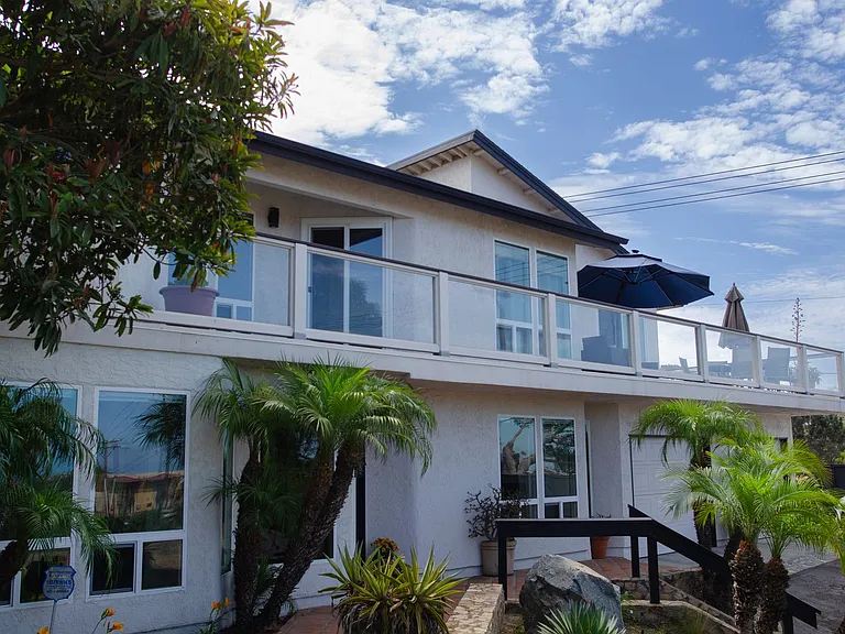 101 N Vulcan Ave — Photo 2