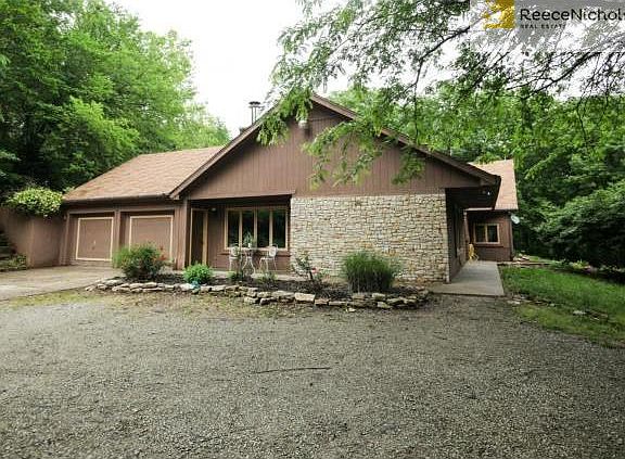 2nd image of 1412 Lynwood Ct