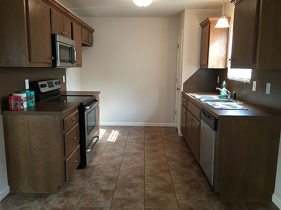4th image of 15 Wooden Head Ln