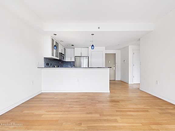 4th image of 161 15th St Unit 3E