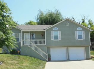 809 S Kisner Dr, Independence, MO 64056