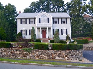 35 Roseanna Park Dr, Waltham, MA 02452