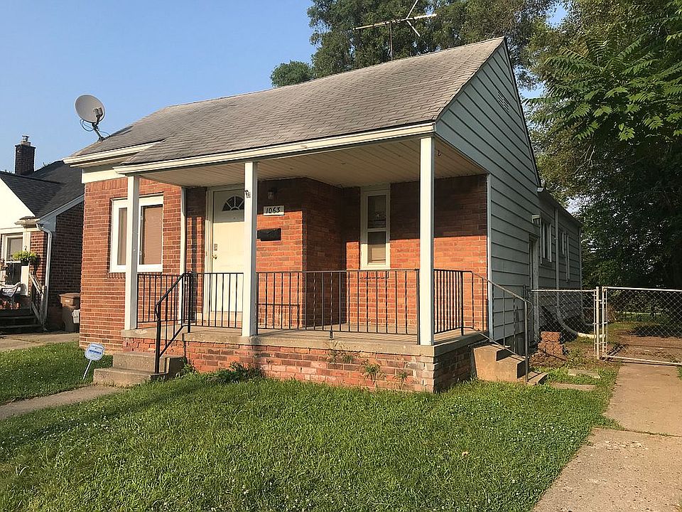1st image of 1063 Canterbury Dr