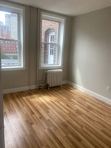 220 Hanover St #27 — Photo 16