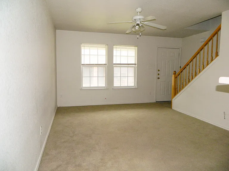 308 Creek St #C — Photo 3