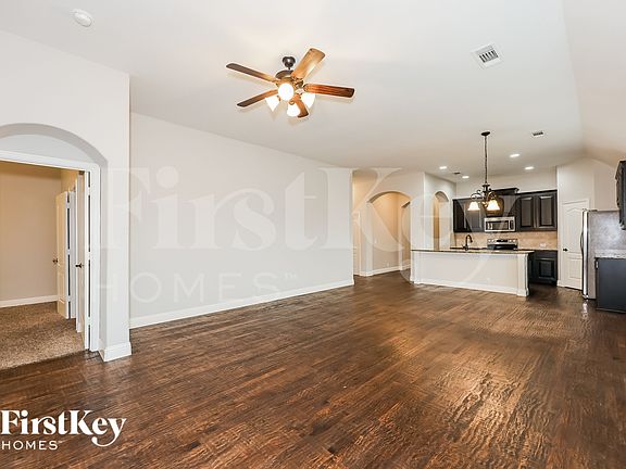 3rd image of 1652 Sandle Wood Dr