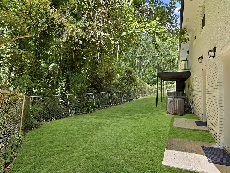 2139 W Cedar Ln SW — Photo 19