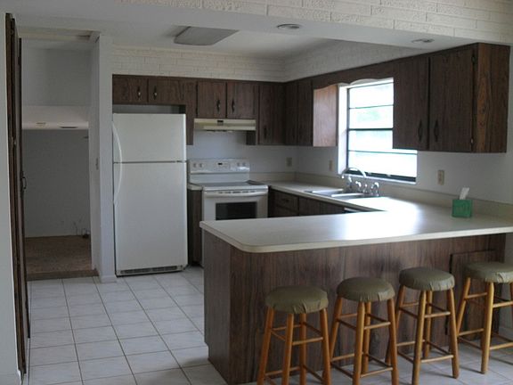 4th image of 3934 Oriole Ave