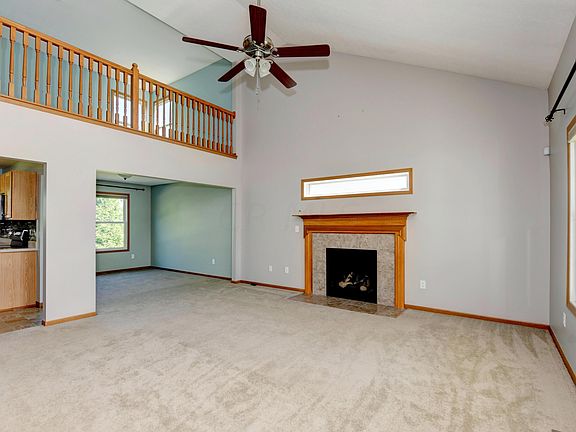 5th image of 124 Glen Crossing Dr