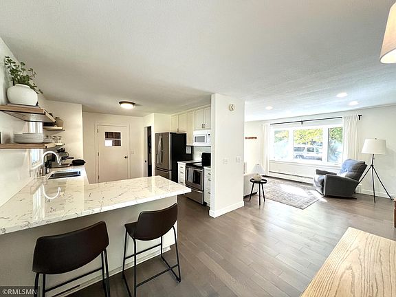 5th image of 110 Lakeview Dr NW