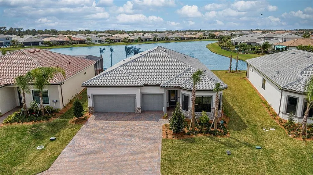 4 bed, 3.0 bath, 2745 sqft, $6,500 — Photo 1
