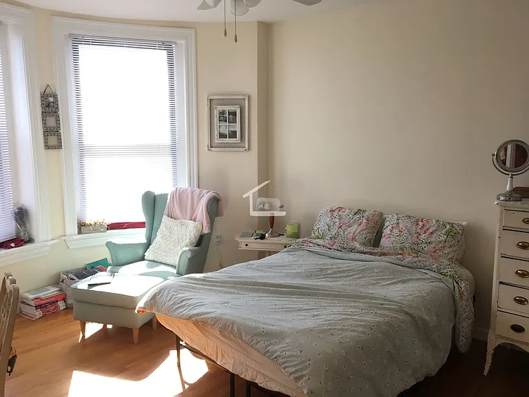 1942 Beacon St #6 — Photo 7