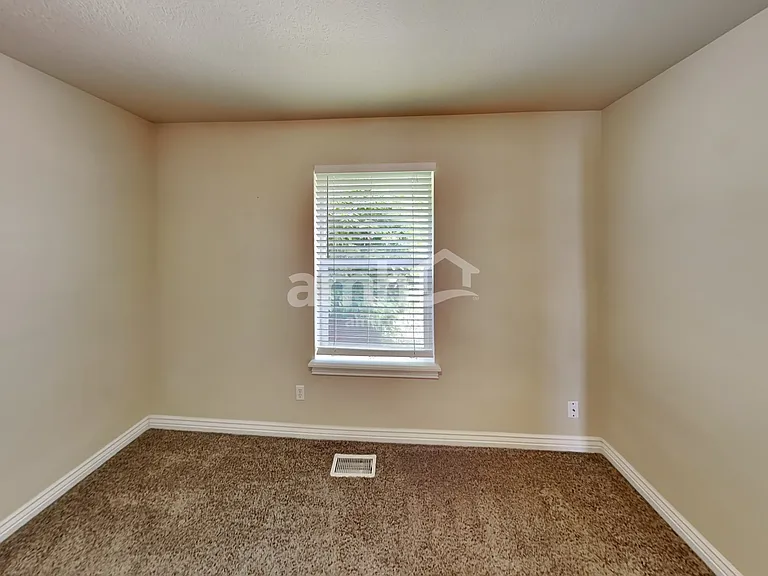 2187 Dakota Ave — Photo 16