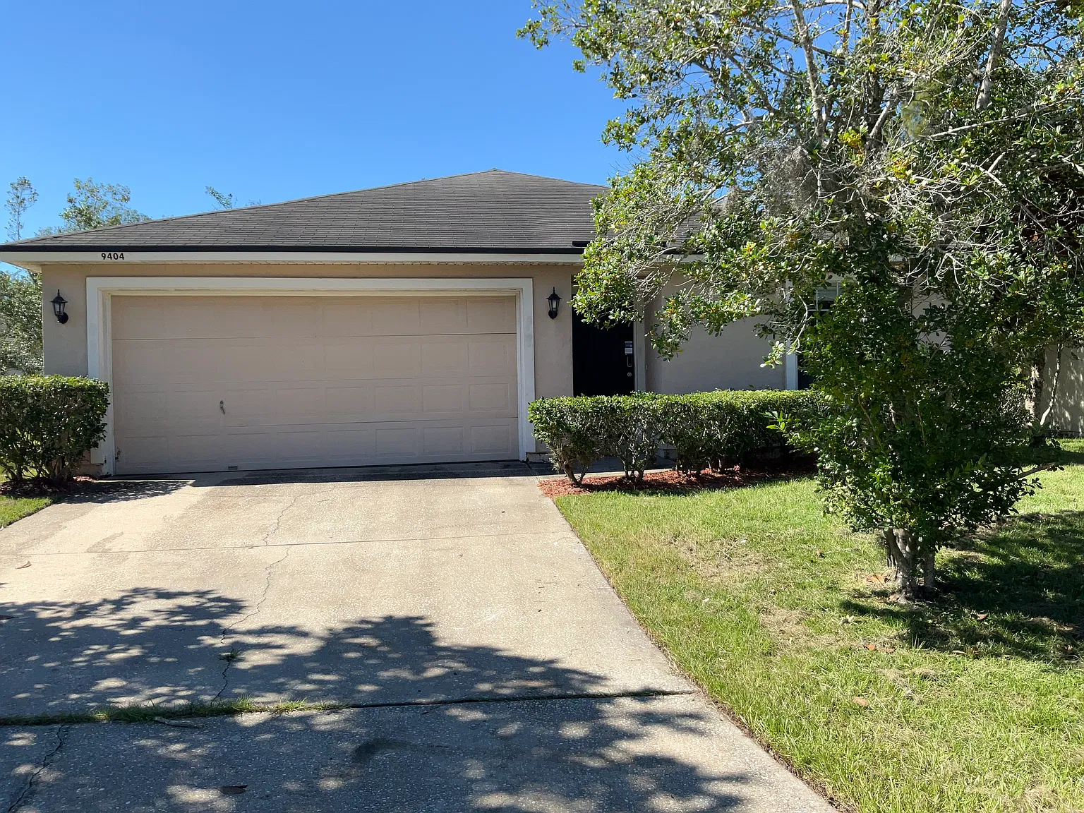 3 bed, 2.0 bath, 1271 sqft, $1,645 — Photo 1