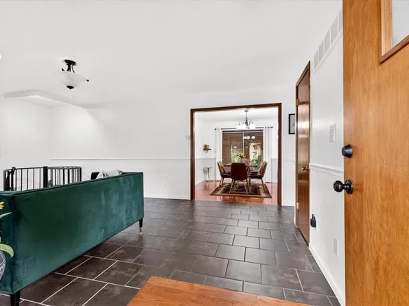 311 Berry Ave, Belton, MO 64012