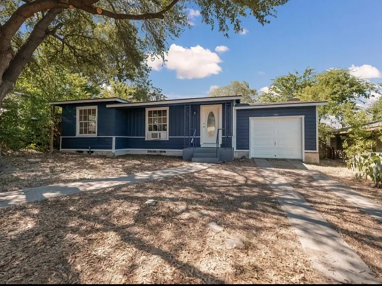306 Sumner Dr — Photo 2