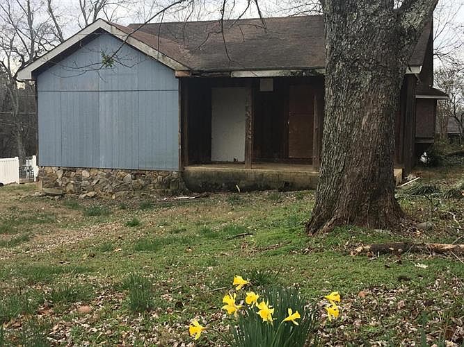 1st image of 2814 Fairview Dr