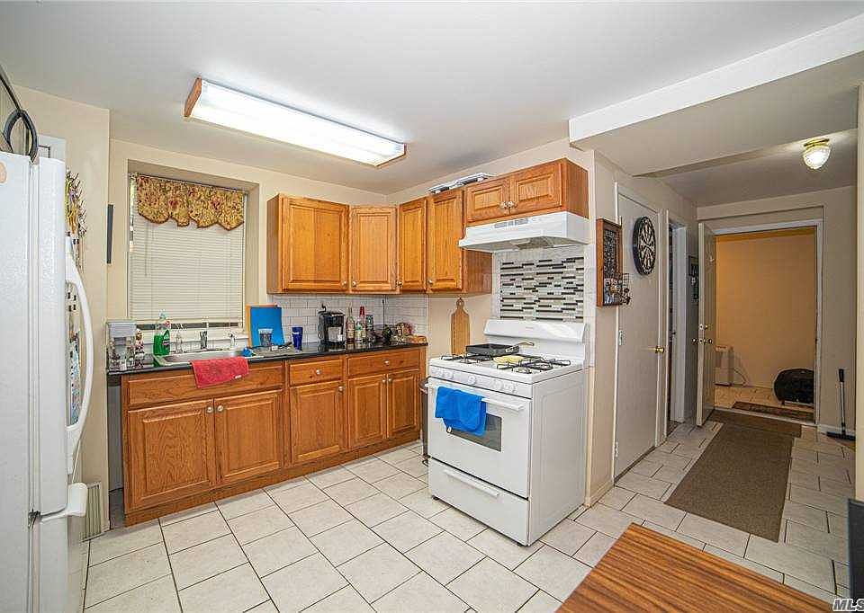 1st image of 31 E Maple St #1