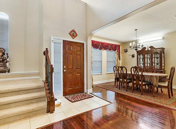 5th image of 2621 Salorn Way