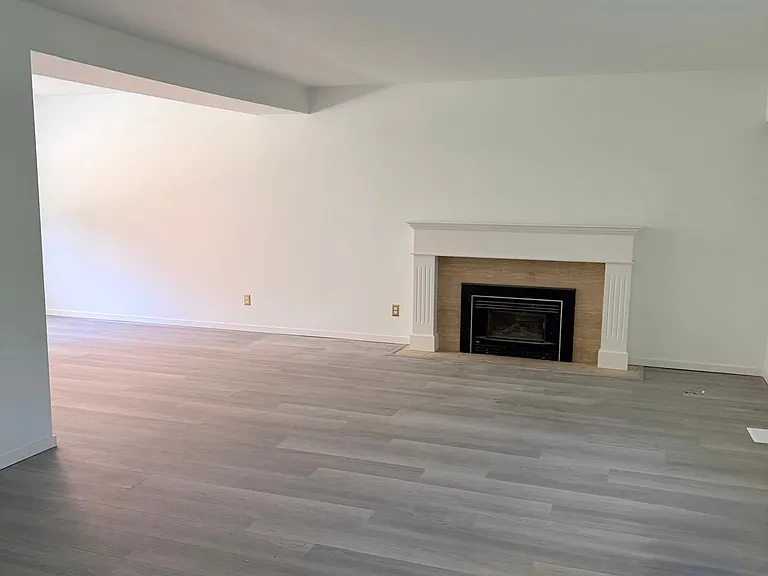 10551 Gilbert Rd — Photo 3