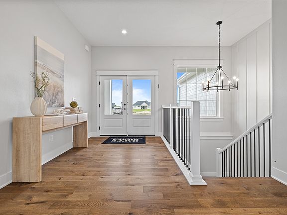 4th image of 1911 NE Pine Lake Cir