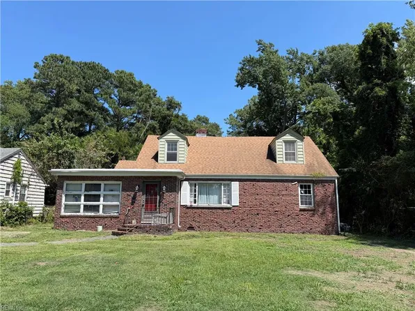 8518 Circle Dr, Norfolk, VA 23503