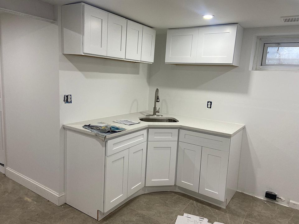 2nd image of 848 Connie Ln