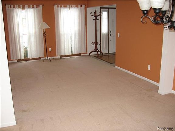 4th image of 2184 Hidden Lake Dr