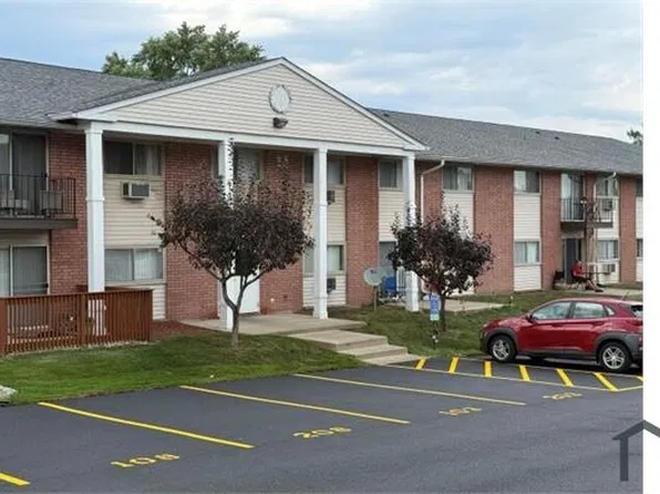 690 Marilyn Ave, Glendale Heights, IL