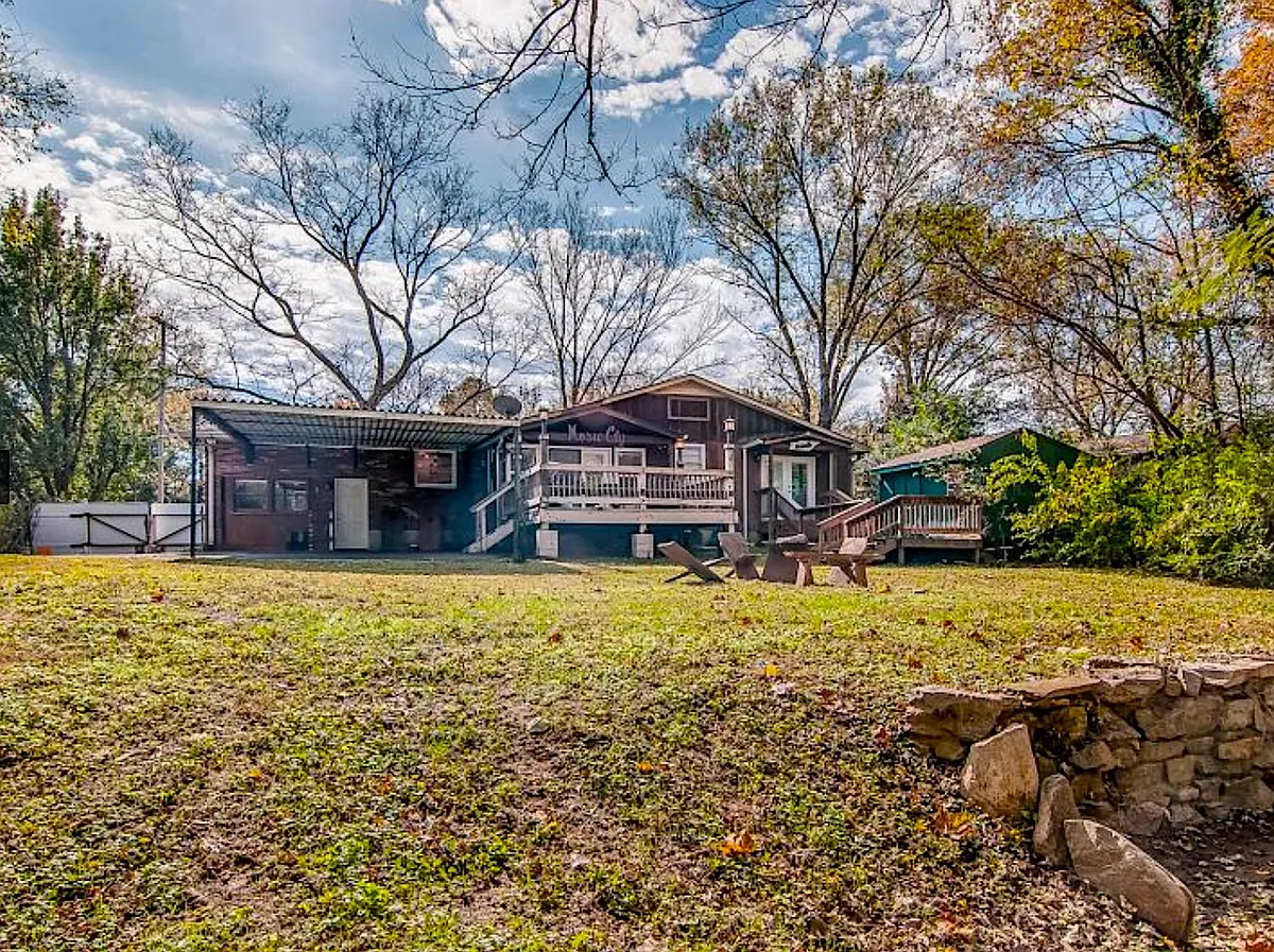 Building Photo - 5011 Suter Dr