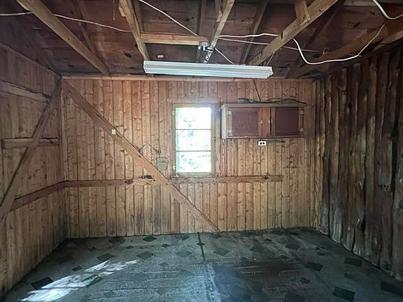 4th image of 302 Burns Rd