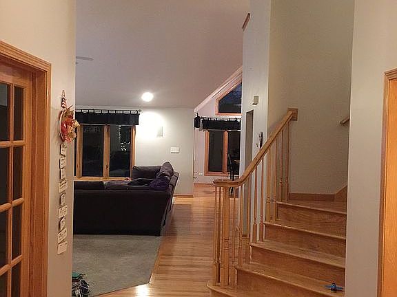 foyer to living