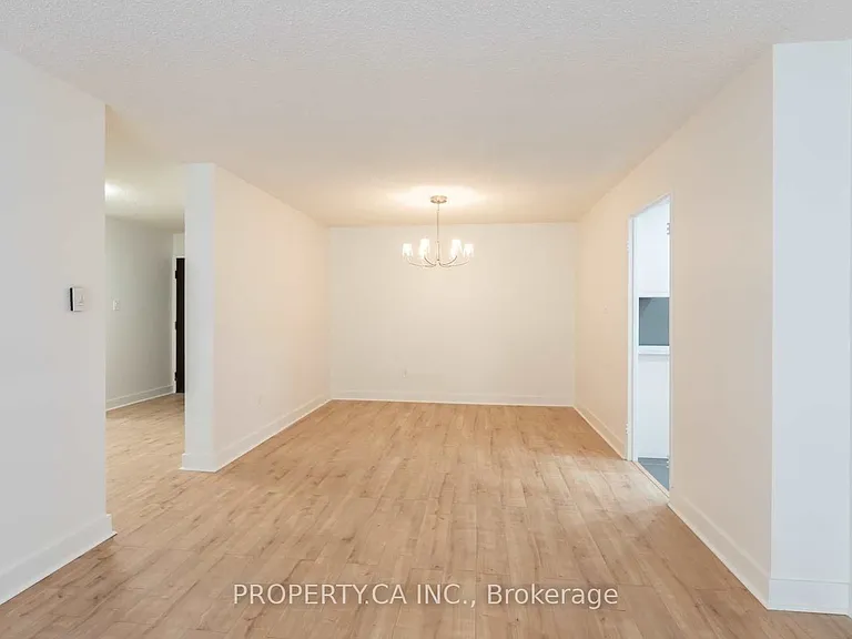 280 Simcoe St #705A — Photo 13