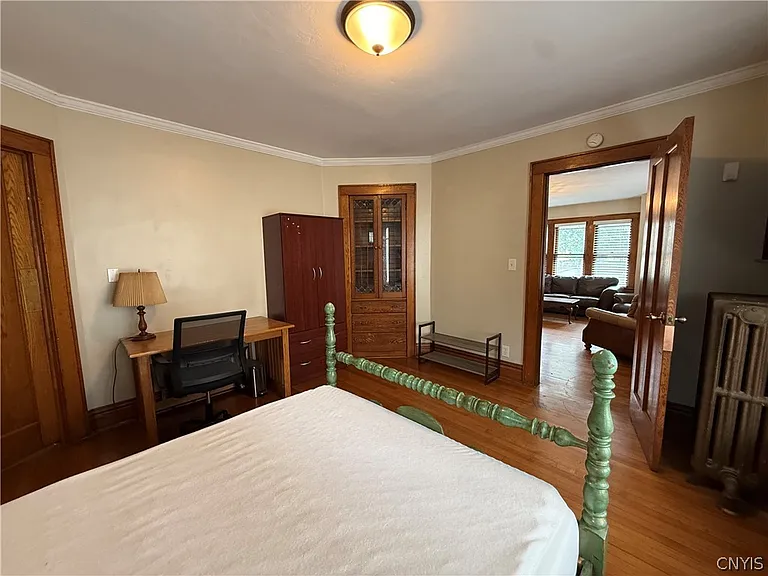 936 Lancaster Ave — Photo 9