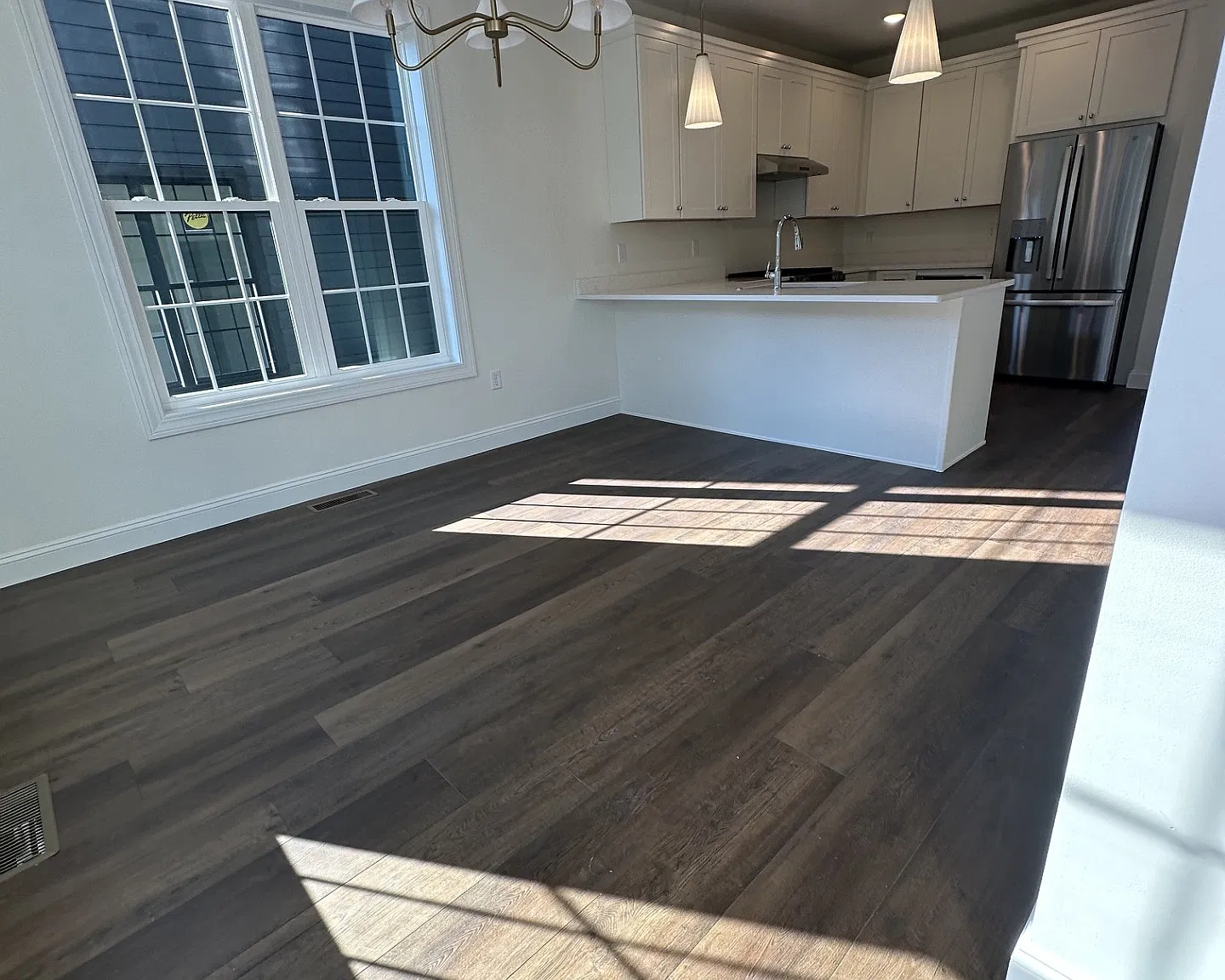 3 bed, 3.5 bath, 2051 sqft, $3,300 — Photo 3