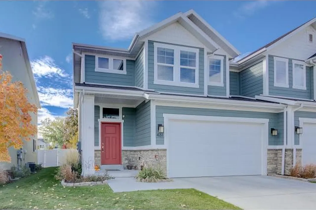 5 bed, 3.5 bath, 2929 sqft, $3,200 — Photo 1