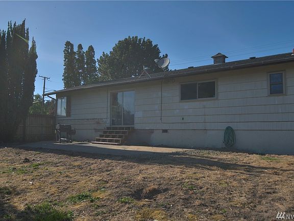 4th image of 1165 Wildwood Dr