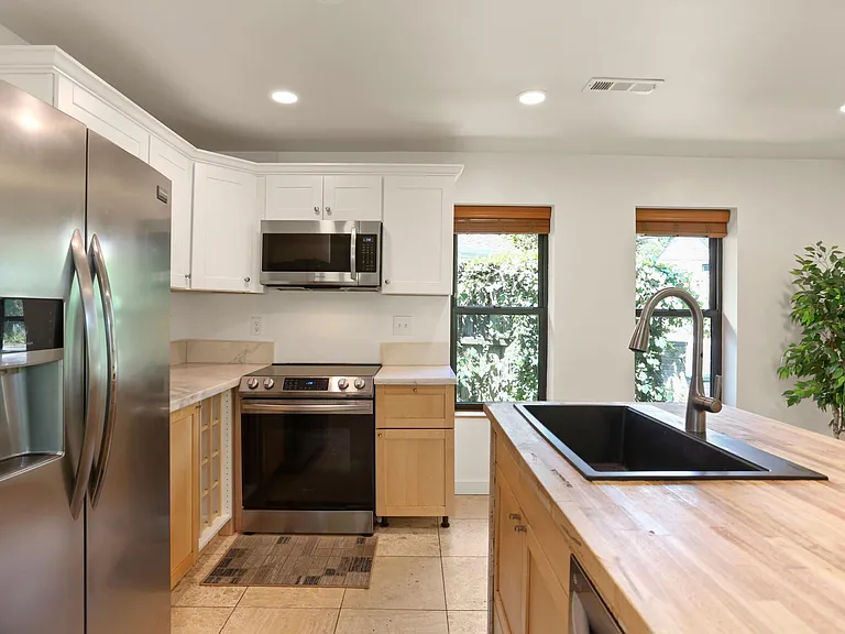 2360 S Arlington Ridge Rd — Photo 13