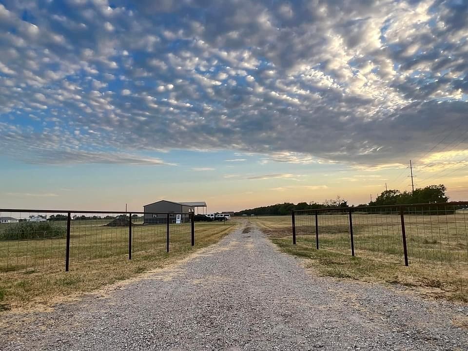 1st image of 924 Vz County Road 3415