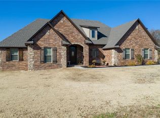 617 S Deerwood Dr, Greenwood, AR 72936