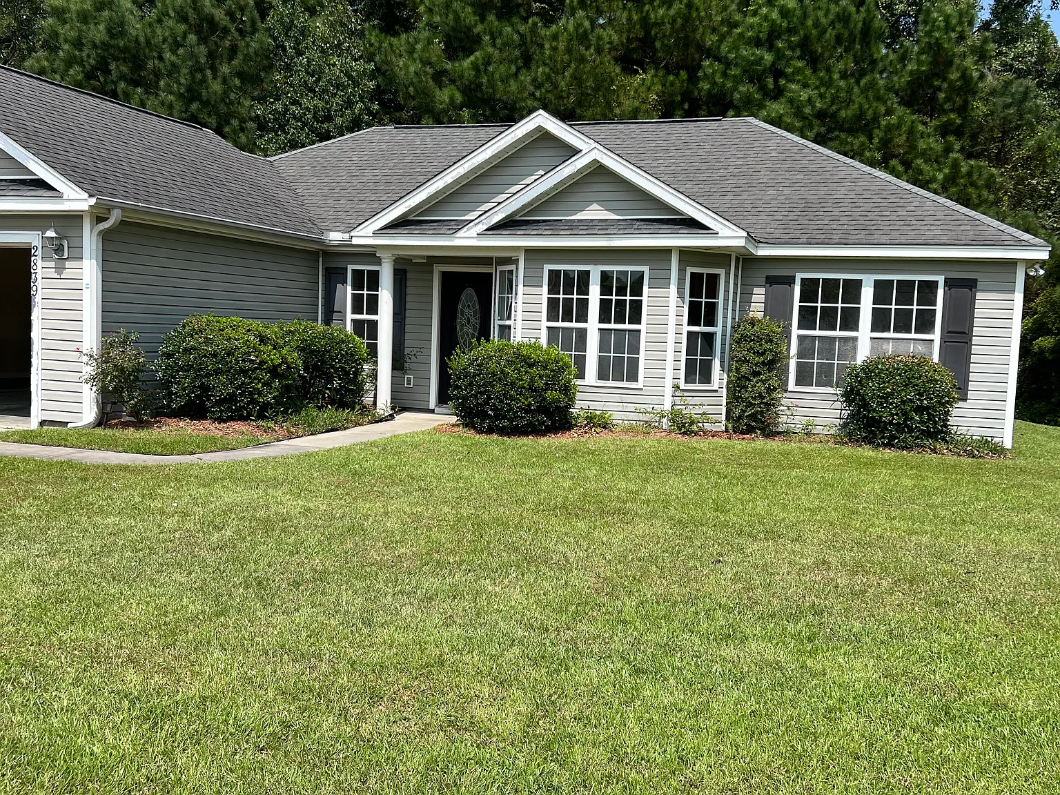 3 bed, 1425 sqft, $2,000 — Photo 1
