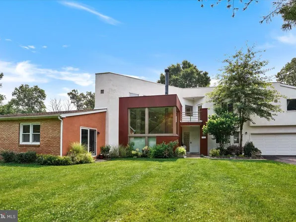 908 Forrest Dr, Gwynedd Valley, PA 19002