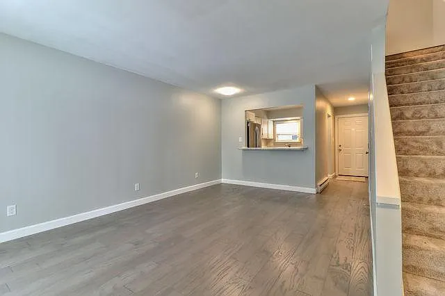 801 Hartwell Dr — Photo 7
