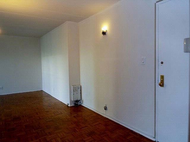 2nd image of 11 Park Ave APT 6K