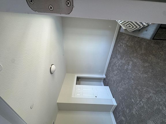 4th image of 941 E Harter Drive