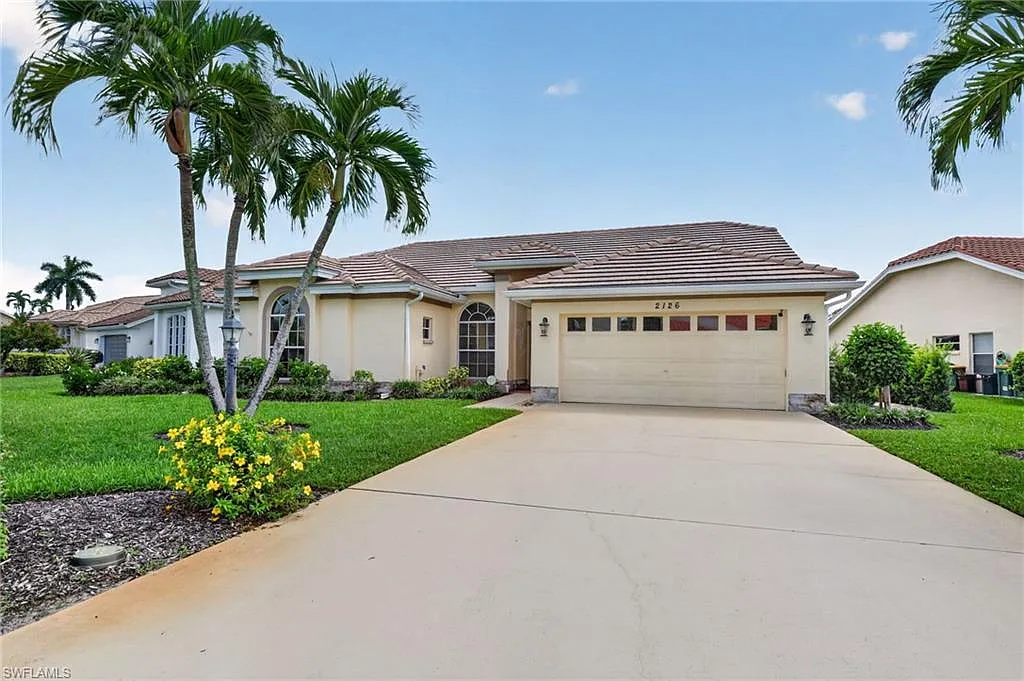 3 bed, 2.0 bath, 1961 sqft, $3,500 — Photo 1