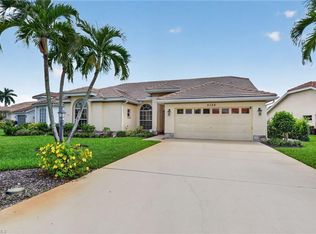 2126 E Crown Pointe Blvd, Naples, FL 34112