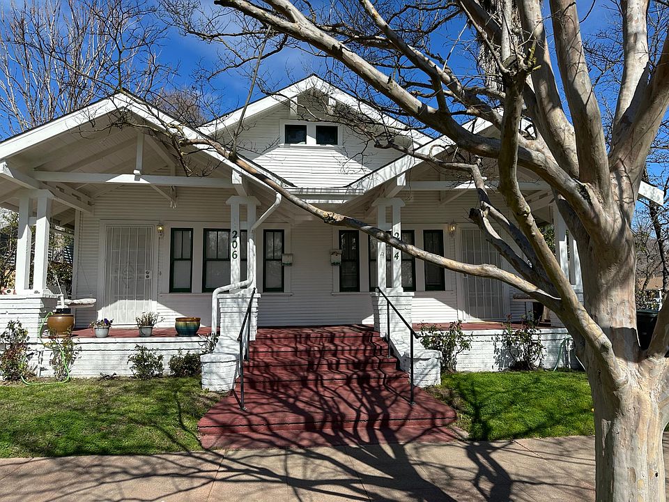 2nd image of 206 15th St